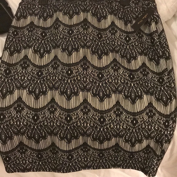 Pretty Skirt - Picture 3 of 5